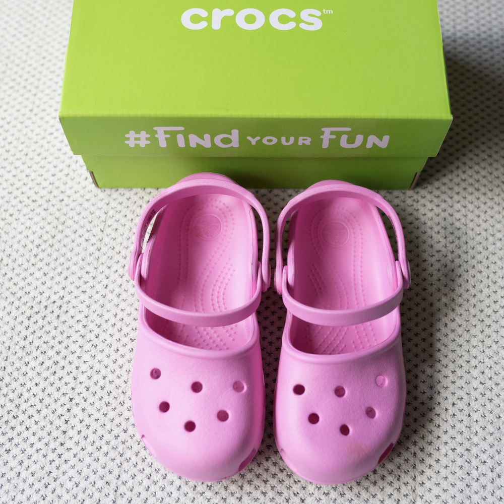 Crocs Party Pink Karin Clogs C11/11 US
